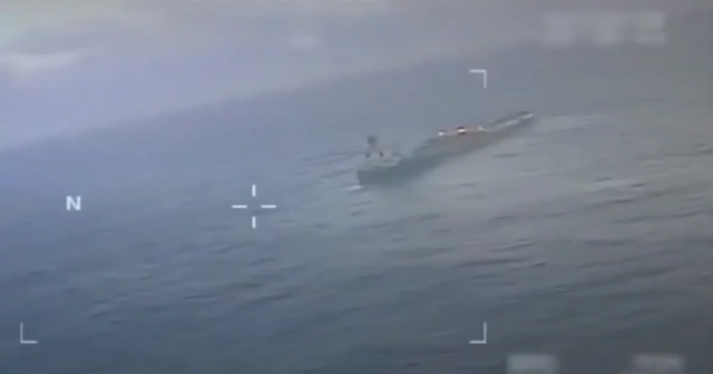 ABŞ İrana bağlı növbəti neft tankerini ƏLƏ KEÇİRDİ – VİDEO