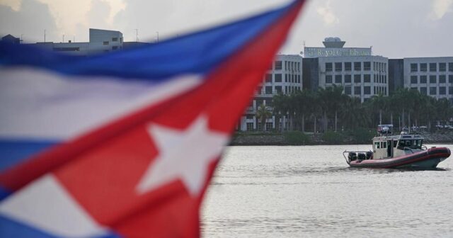 ABŞ bayrağı altında olan kater Kuba sularına daxil olaraq atəş açıb – Ölənlər var