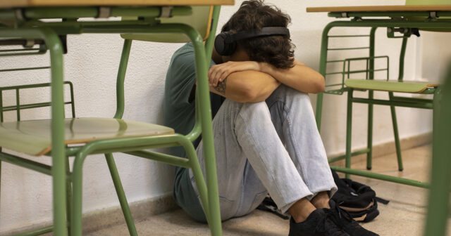 Bullinqə məruz qalan14 yaşlı məktəbli canına QƏSD ETDİ – FOTO