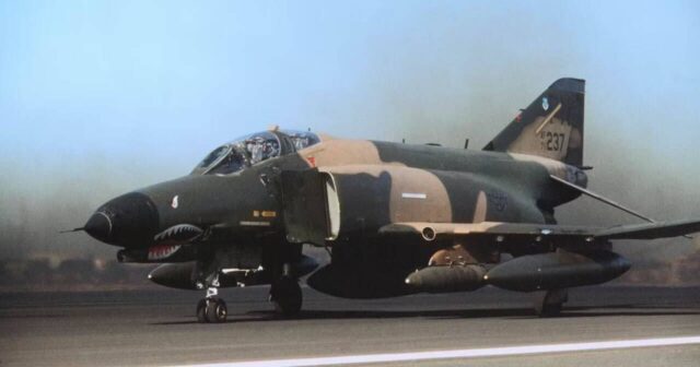 Həmədanda “F-4” qırıcısı QƏZAYA UĞRADI – Ölən var – FOTO