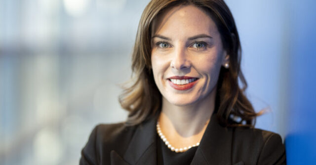 İtalyan deputat Avropanı ikiüzlülükdə İTTİHAM ETDİ: “İrandakı qırğına susursunuz” – VİDEO