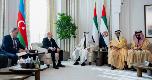 İlham Əliyevin Əbu-Dabidə Birləşmiş Ərəb Əmirliklərinin Prezidenti ilə görüşü olub İlham Əliyevin Əbu-Dabidə Birləşmiş Ərəb Əmirliklərinin Prezidenti ilə görüşü olub