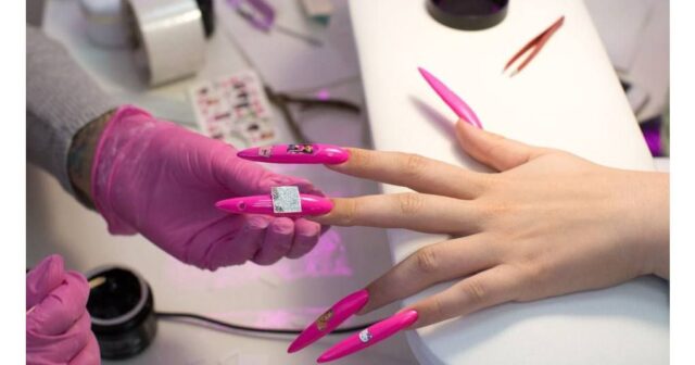 Qadın manikürünə DÖVLƏT NƏZARƏTİ: Uzunluq QOST-la ÖLÇÜLƏCƏK Qadın manikürünə DÖVLƏT NƏZARƏTİ: Uzunluq QOST-la ÖLÇÜLƏCƏK