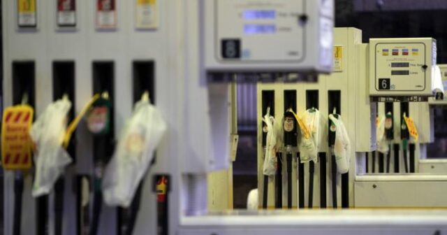 “The Times”: Böyük Britaniya yanacaq satışını məhdudlaşdırmağa hazırlaşır