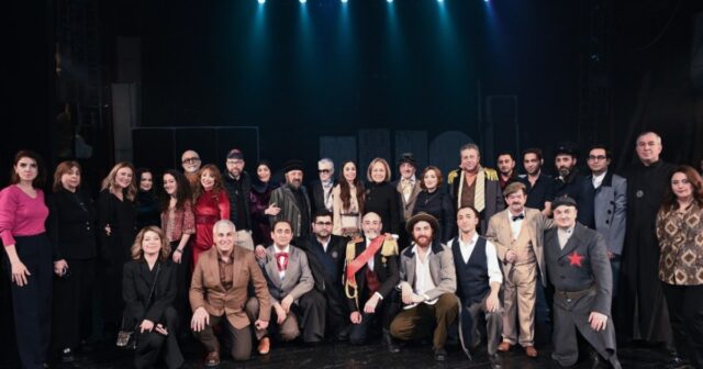 Leyla Əliyeva “Neft bumu hamıya gülümsəyir” tamaşasının nümayişində iştirak edib