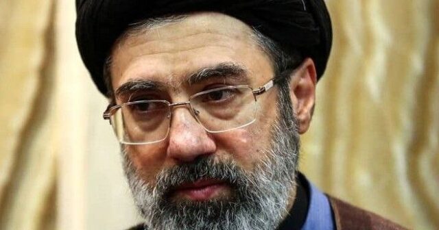 İranın yeni Ali lideri tədbirə karton maketi ilə “QATILDI” – Maraqlı GÖRÜNTÜLƏR – VİDEO