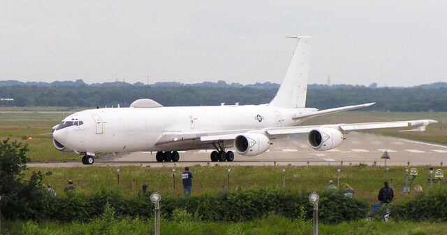 ABŞ-nin “Boeing E-6 Mercury” təyyarəsi HAVAYA QALXDI: İstiqamət Atlantik okeanıdır – FOTO