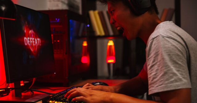 Kompüterdə oyun asılılığı FACİƏ İLƏ BİTDİ – 4 gün yuxusuz qalan tələbə ÖLDÜ