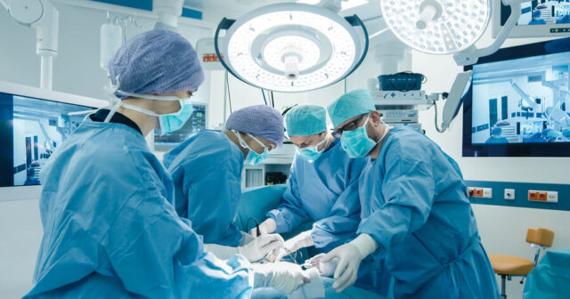 Cərrahın DƏHŞƏTLİ SƏHVİ: Qadının qarnından 4 ay sonra TƏNZİF ÇIXDI – FOTO