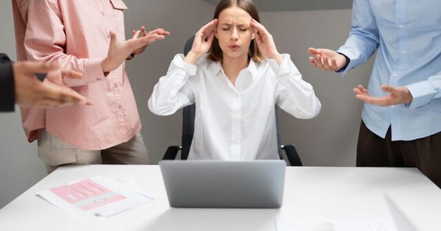 Alimlər TƏSDİQLƏDİ: Ətrafdakı “toksik” insanlar qocalmanı SÜRƏTLƏNDİRİR