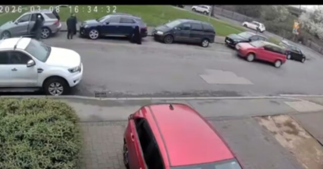 Londonda DƏHŞƏTLİ HADİSƏ: Sürücü hicablı qadını QƏSDƏN VURUB QAÇDI – VİDEO