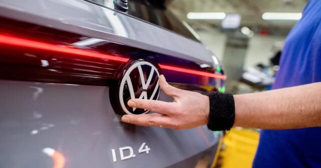 Avtomobil nəhəngindən SƏRT QƏRAR: 50 min işçini AZAD EDİR