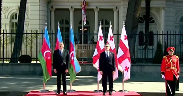 İlham Əliyevin Tbilisidə rəsmi qarşılanma mərasimi keçirilib