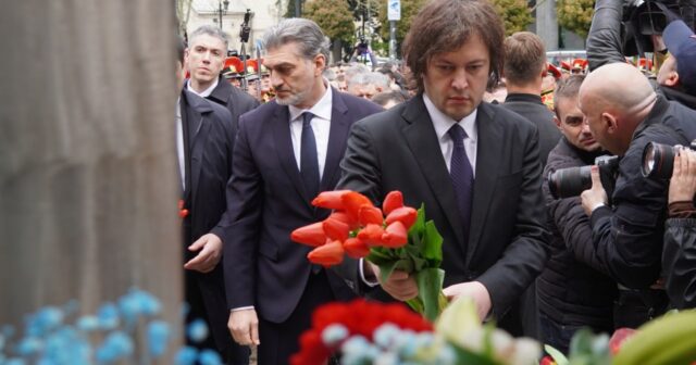 Tbilisidə parlament qarşısında İNSİDENT: İki nəfər SAXLANILDI