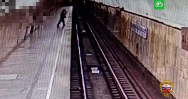 Metroda QORXULU ANLAR: Sərxoş kişi qatar yoluna DÜŞDÜ – VİDEO