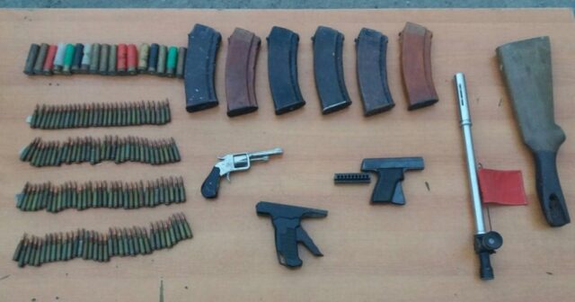 Qanunsuz saxlanılan silahlar aşkarlanıb