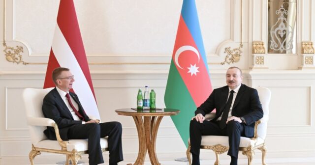 Prezident İlham Əliyevin Latviya Prezidenti ilə təkbətək görüşü olub
