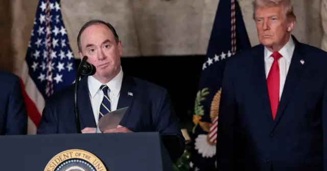 Felanın İSTEFA DRAMI: Nazir Trampdan onu vəzifədə saxlamasını XAHİŞ EDİB