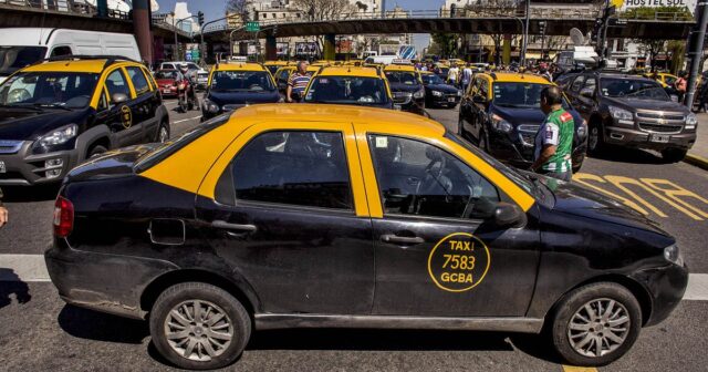 Argentinada taksi sürücüsü uşaq qaçırmağa CƏHD ETDİ – VİDEO