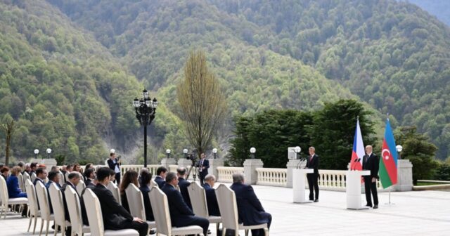Prezident İlham Əliyev və Çexiyanın Baş naziri Andrey Babiş mətbuata bəyanatlarla çıxış edirlər