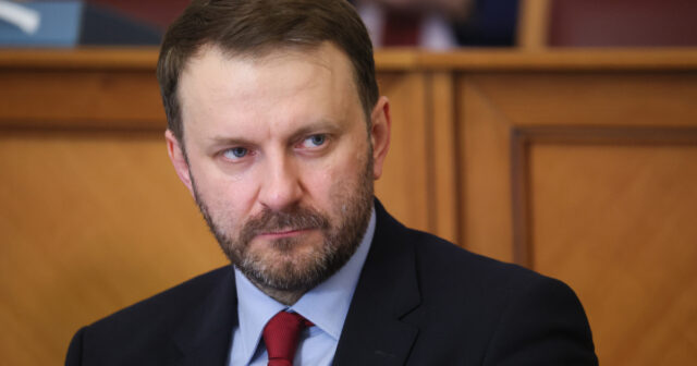 Ənənəvi banklar ölməlidir – Maksim Oreşkin