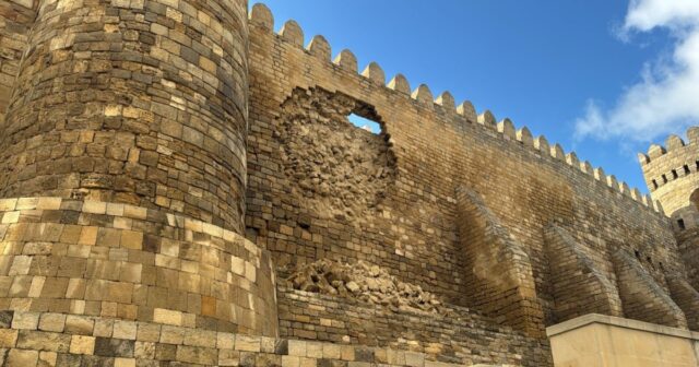 İçərişəhərin Qala divarında aşınma olub