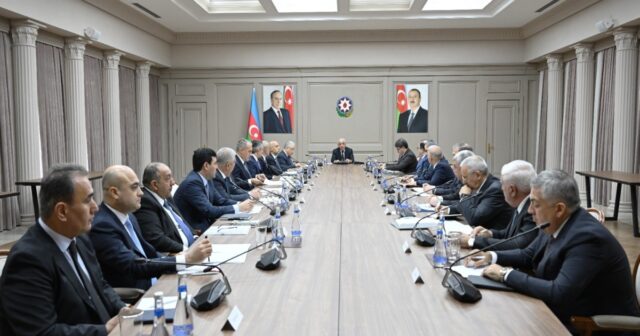 Əli Əsədov leysan yağışların vurduğu zərərlə bağlı tapşırıqlar verib