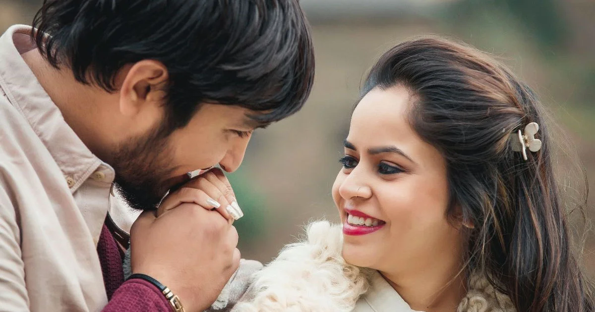 Razılıqsız əl öpmək cinsi zorakılıq SAYILDI