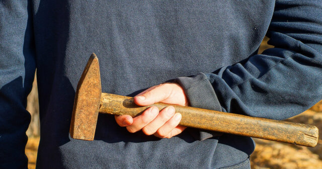 Yaponiyada qorxunc İNSİDENT: Çəkic və qaz balonu ilə silahlanmış şəxs insanları YARALADI – VİDEO