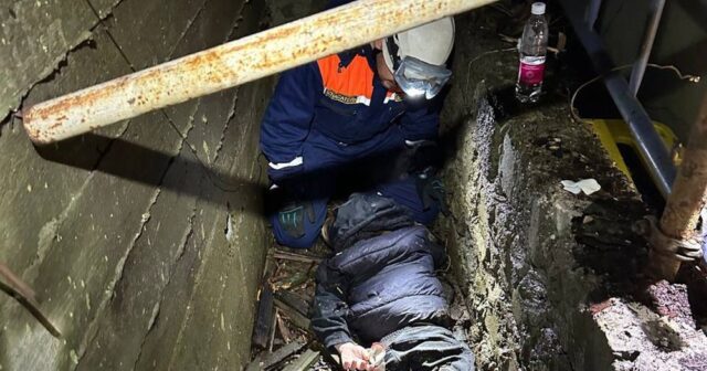 Möcüzə! 7-ci mərtəbədən yıxılan uşaq SAĞ QALDI – VİDEO Möcüzə! 7-ci mərtəbədən yıxılan uşaq SAĞ QALDI – VİDEO