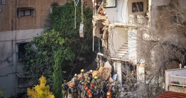 İran Hayfanı raketlərlə hədəf alıb, 2 nəfər ölüb