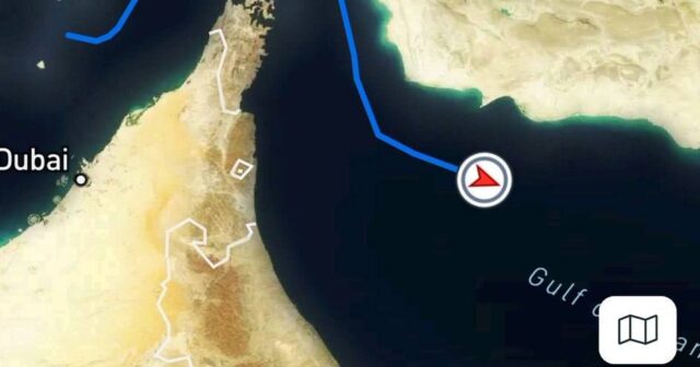 Hörmüz boğazında blokada YARILDI: İlk neft tankeri KEÇİD ETDİ