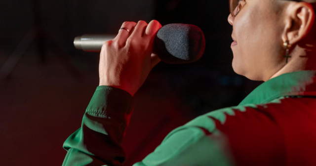 Studiyada QORXULU ANLAR: Caz ifaçısını CƏRƏYAN VURDU – FOTO