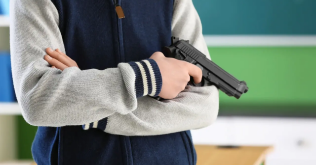 Məktəbdə SİLAHLI İNSİDENT: 9-cu sinif şagirdi sinif yoldaşına ATƏŞ AÇDI – FOTOLAR