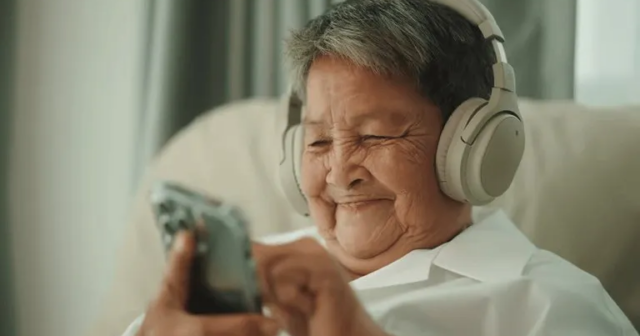 “Oğlum sağdır”: 80 yaşlı ananın ölən oğlunu klonla ƏVƏZLƏDİLƏR