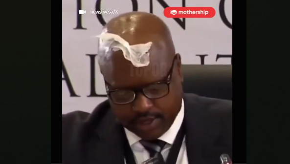 Məhkəmə zalında GÜLMƏLİ və GƏRGİN AN: Nazirin alnına SALFET YAPIŞDI – VİDEO