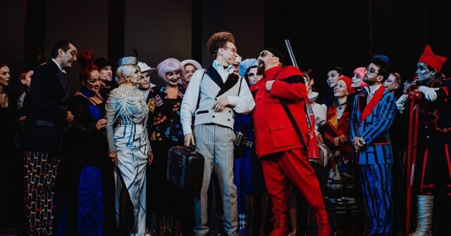 Teatrda KÜTLƏVİ ZƏHƏRLƏNMƏ: 28 əməkdaş xəstəxanaya YERLƏŞDİRİLDİ