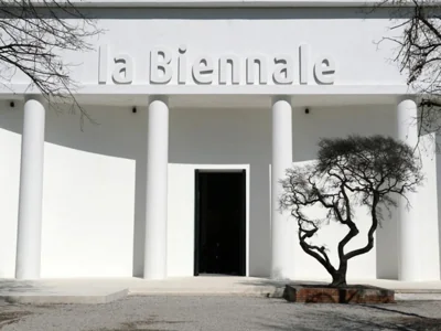 İncəsənət dünyasında SİYASİ GƏRGİNLİK: Biennalenin münsiflər heyəti İSTEFA VERDİ