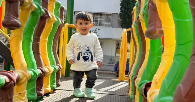 Adanada həkim SƏHLƏNKARLIĞI: 1,5 yaşlı uşaq üç gün ərzində iki əməliyyat KEÇİRDİ – FOTO/VİDEO
