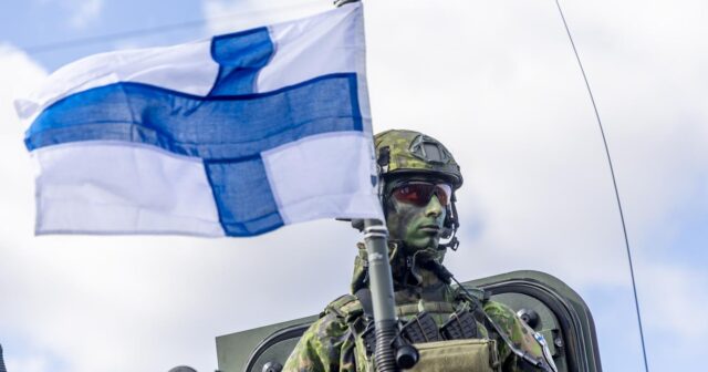 NATO müttəfiqləri Finlandiyada TOPLAŞIR: Rusiyanın sərhədində HƏRBİ TƏLİMLƏR