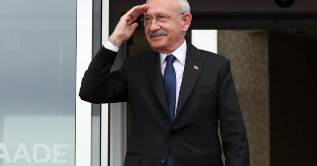Kılıçdaroğlunun şəkli CIRILDI: CHP-nin İstanbuldakı qərargahında ŞOK ANLAR – VİDEO