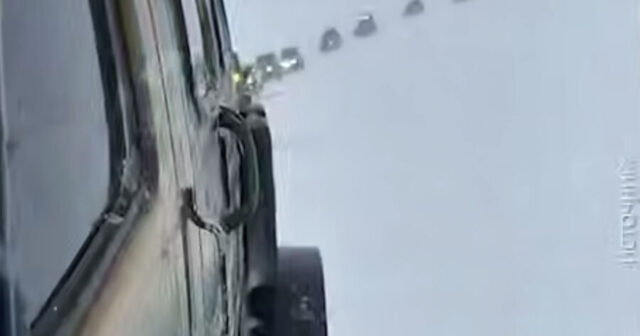 Kamçatkada MAY FIRTINASI: SUV karvanı 12 metrlik qarda QALDI – VİDEO Kamçatkada MAY FIRTINASI: SUV karvanı 12 metrlik qarda QALDI – VİDEO