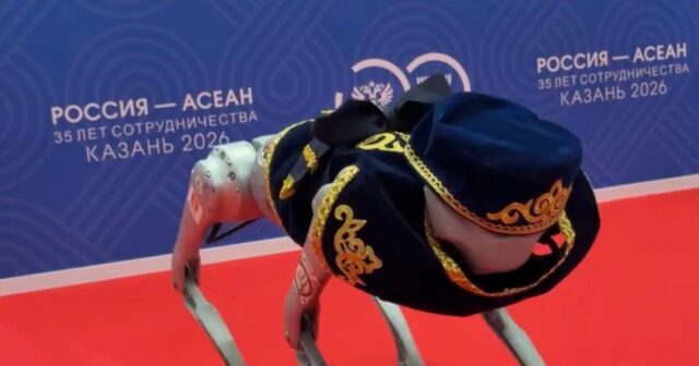 Rusiya-ASEAN sammitində QEYRİ-ADİ TƏHLÜKƏSİZLİK – Tatar geyimli robot-it ASAYİŞİ QORUYACAQ Rusiya-ASEAN sammitində QEYRİ-ADİ TƏHLÜKƏSİZLİK – Tatar geyimli robot-it ASAYİŞİ QORUYACAQ