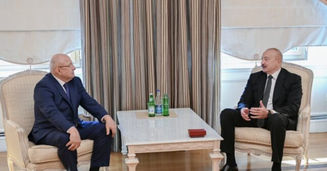 Prezident Dağıstanın tanınmış ictimai-siyasi xadimi Qurban Qurbanova “Dostluq” ordenini təqdim edib