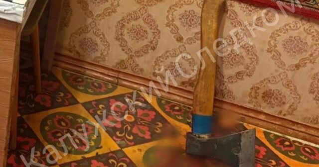 Kaluqada DƏHŞƏTLİ QƏTL: Təqaüdçü işləmək istəməyib yatan oğlunu BALTALADI