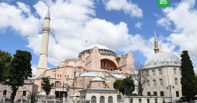 “Aya Sofya”da İncil oxuyan iki Rusiya vətəndaşı SAXLANILDI