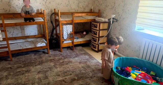 Özəl bağçada SKANDAL: Daun sindromlu uşağı döyən tərbiyəçi QOVULDU – FOTO/VİDEO Özəl bağçada SKANDAL: Daun sindromlu uşağı döyən tərbiyəçi QOVULDU – FOTO/VİDEO