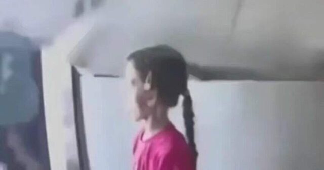 Yeni tikilidə TƏHLÜKƏ: Divar plitələri uşağın üzərinə TÖKÜLDÜ – VİDEO Yeni tikilidə TƏHLÜKƏ: Divar plitələri uşağın üzərinə TÖKÜLDÜ – VİDEO