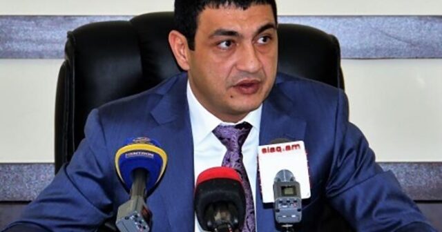 Qaqik Tsarukyanın kürəkəninin Göyçə gölü sahilindəki torpaq sahəsi ƏLİNDƏN ALINDI Qaqik Tsarukyanın kürəkəninin Göyçə gölü sahilindəki torpaq sahəsi ƏLİNDƏN ALINDI