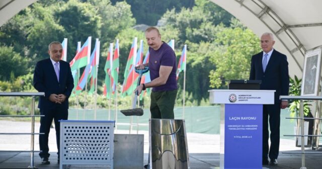 İlham Əliyev Laçında “Həkəriçay” su anbarının təməlini qoyub İlham Əliyev Laçında “Həkəriçay” su anbarının təməlini qoyub
